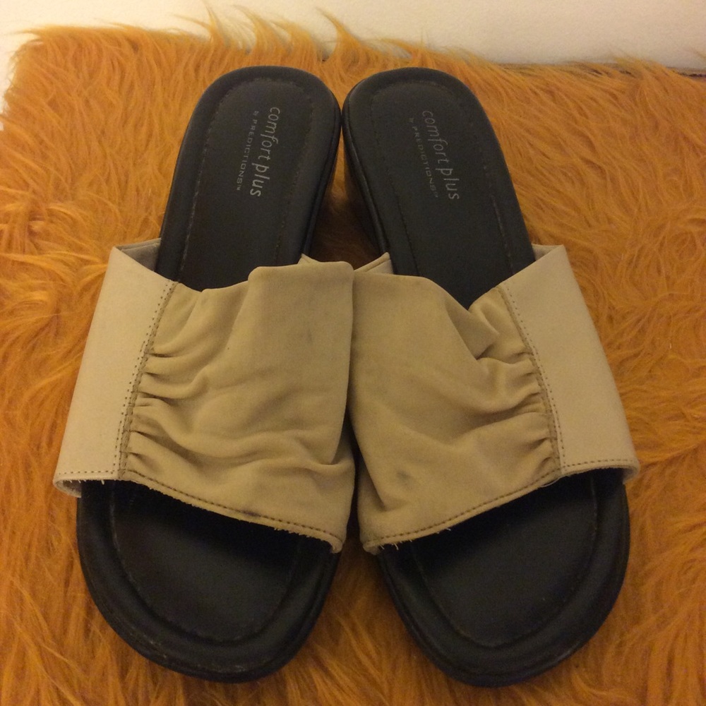 Sandals - Picture 7 of 10
